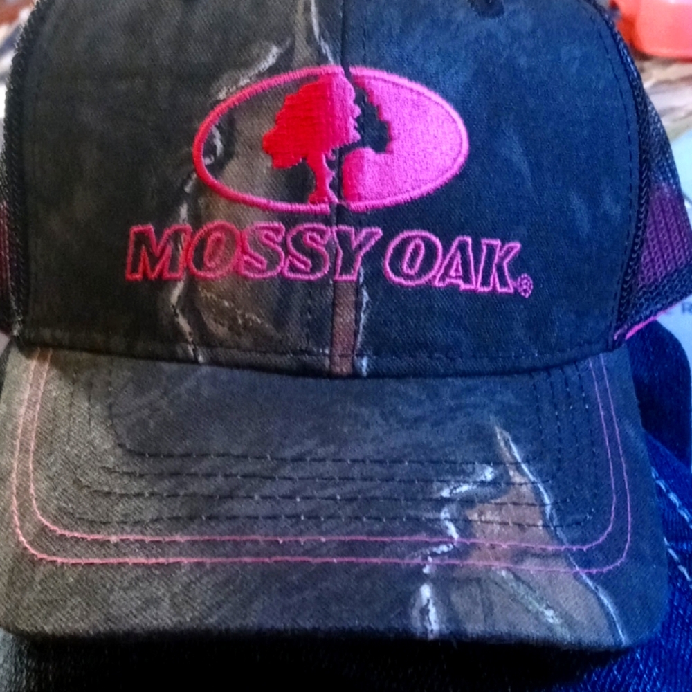 Mossy oak snapback